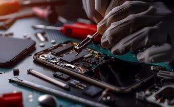 راهنمای کامل تنظیم و تجهیز میزهای ماژولار برای تعمیرات موبایل